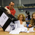 Recuento de votos del referéndum en el Emirates Arena de Glasgow, Escocia.