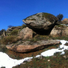 Imagen del posible monumento megalítico localizado en 2015 en un monte cabreirés.