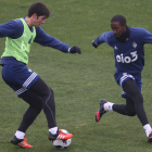 Camille, a la derecha, no estará ante el Alavés por lesión. L. DE LA MATA