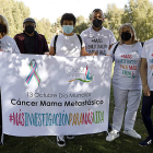 Mujeres con cáncer de mama, con tumores metastásicos de pecho, colaboradores y socios de la Asociación Cáncer de Mama Metastásico de León . MARCIANO PÉREZ