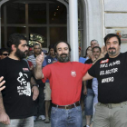José Primo, Luis Sandino y Luis Miguel Hernández, ayer, tras su salida de la delegación.