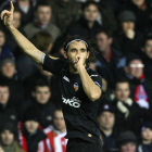 Topal celebra su gol ante el Stoke City.