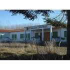 Escuela de Capataces, situada en el municipio de Laguna Dalga, junto a la carretera de Santa María del Páramo a La Bañeza.
