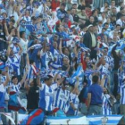 Al final del partido, los aficionados del Real Jaén acudieron al fondo de los seguidores de la Depor