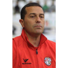 El técnico Álvarez Tomé con la equipación del Zamora