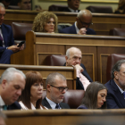 MADRID, 15/11/2023.- Los diputados de Junts per Catalunya (de izq a der) Isidre Gavin,Josep Maria Cervera, Marta Madrenas i Mir, Josep Maria Cruset y Míriam Nogueras, junto al senador de la formación Josep LLuis Cleires (d) escuchan la intervención del líder socialista, Pedro Sánchez, en el primer día del debate de investidura del presidente del Gobierno en funciones, este miércoles, en Madrid. EFE/Javier Lizón