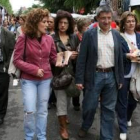 Fernández y su candidatura pasearon ayer por el rastro municipal