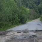 Estado que presentaba la carretera antes del bacheo de agentes de la zona. DL