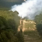 El rayo cayó en un pinar y se propagó por el monte de Felechales. DL