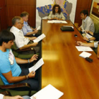 La concejala Natalia Rodríguez Picallo en la reunión con los presidentes de los clubs deportivos.