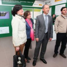 Fernando Fernández Briera entre María Rodríguez y Evelia Fernández y Diego Moreno.