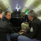 Fotografía facilitada por Ocean Gate que muestra el interior de un submarino turístico con capacidad para cinco personas operado por la compañía. OCEAN GATE