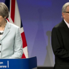 La primera ministra británica, Theresa May,  junto al presidente de la Comisión Europea, Jean-Claude Juncker.