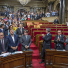 El Govern y los diputados de Junts pel Sí y la CUP, tras la aprobación de la ley del referéndum con el Parlament medio vacío.