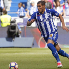 Theo Hernández, con la camiseta del Alavés. DAVID AGUILAR