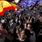 Vox llenó ayer el Palacio de Vistalegre de Madrid, bastión de la izquierda, y llenó el recinto de banderas de España. PAOLO AGUILAR