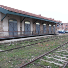 Estado en que se encuentran las vías del ferrocarril de la Ruta de la Plata a su paso por La Bañeza. RAMIRO