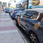 Cuatro de los vehículos policiales que se acercaron hasta el lugar de los hechos.