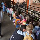 Niños en el primer día de la vuelta al cole el curso anterior.