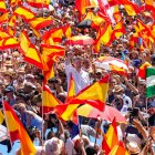 El líder del PP, Alberto Núñez Feijóo, durante su intervención en la manifestación convocada por el Partido Popular contra el Gobierno de Pedro Sánchez.