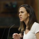 La portavoz de Podemos Ione Belarra, interviene durante el pleno en el Congreso de los Diputados, este miércoles. EFE/ Mariscal.