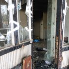 Las puertas ofrecen un estado lamentable.