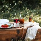 Pimientos asados del Bierzo en conserva: sabor lento, entorno rural y memoria vegetal en un solo plato