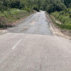 Desniveles en tramos con asfalto deteriorado