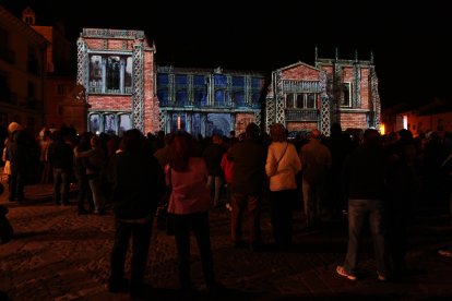 También diseñó la iluminación artística de San Isidoro.