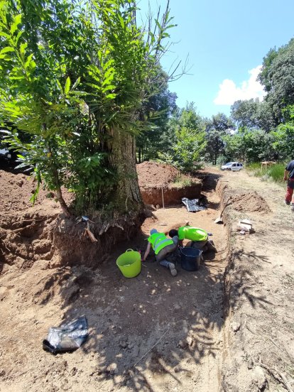 Tres cuerpos y tres casquillos de bala en la fosa de Páramo