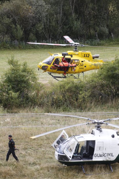 El operativo tardó varias horas en recuperar los cuerpos de la zona del siniestro.