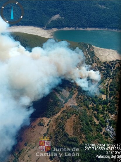 El fuego en la zona de Palacios comenzó en las mismas balas de paja que ya habían ardido