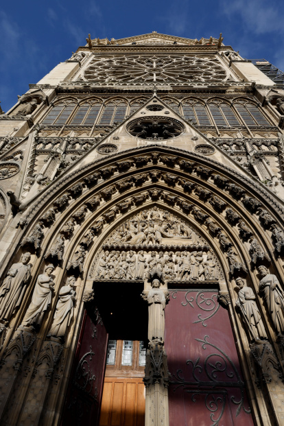 Aspecto de la catedral de Notre Dame tras el devastador incendio de hace casi seis años.