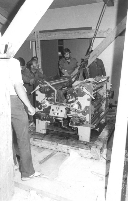 Los cajistas, las linotipias y la rotoplana dejan paso en 1973 a una nueva técnica de la que el Diario de León es casi pionero en España, sólo había cuatro periódicos en este país con el sistema offset