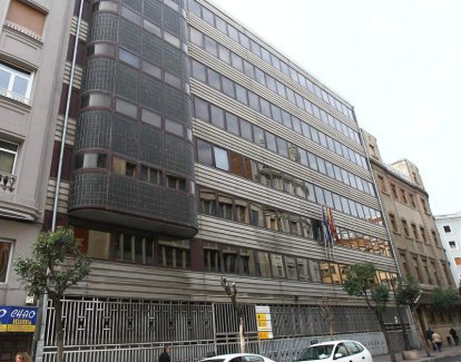 1974. Arquitectos: Alfonso Valdés Ruiz de Assin y Javier Vellés.
