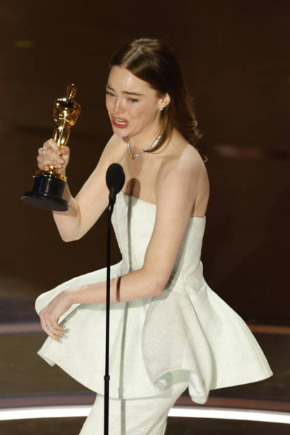 Emma Stone tras recoger el Oscar a la mejor actriz