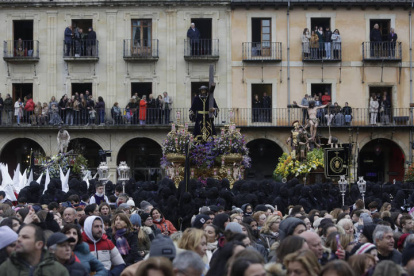 Procesión de los Pasos este Viernes Santo en León.