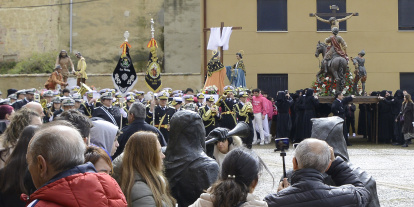 Alegría al poder finalizar la procesion de los Pasos, momento de recojimiento.