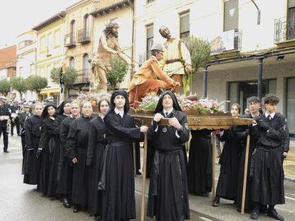 Un momento de la procesión de la mañana.
