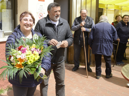 Natalia Alonso acompañada de  Alejandro Robles, alcalde de Joarilla.