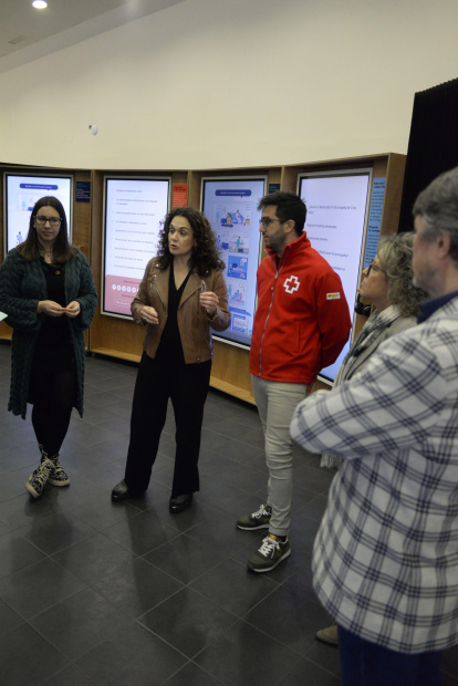 El centro trabaja con dos ejes principales centrados en la promoción, desarrollo y difusión de conocimientos, experiencias innovadoras y métodos de atención a personas mayores en riesgo de dependencia.