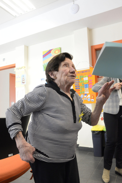 El centro trabaja con dos ejes principales centrados en la promoción, desarrollo y difusión de conocimientos, experiencias innovadoras y métodos de atención a personas mayores en riesgo de dependencia.