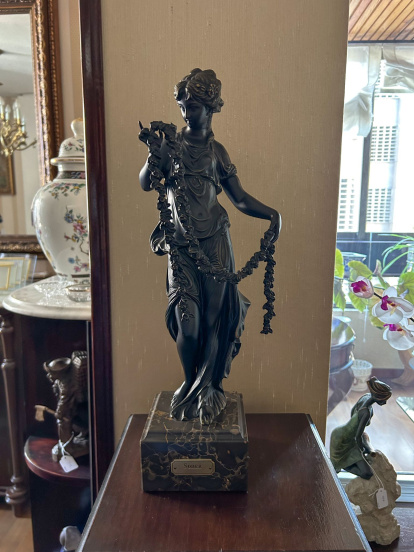 Rincones de la casa de la plaza de Santo Domingo cuyas puertas se abren de nuevo al público este fin de semana.