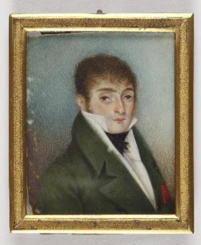 Miniatura rectangular con retrato masculino de busto, ligeramente girado hacia su izquierda y mirado al espectador. Se desconoce la identidad del joven caballero retratado, así como la del autor de la miniatura. Obra entregada en calidad de depósito por la Comisaría General del Patrimonio Artístico Nacional el 18 de junio de 1943.