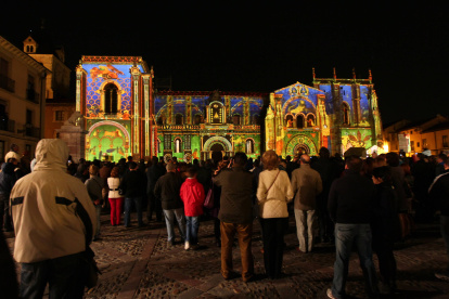 También diseñó la iluminación artística de San Isidoro.