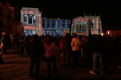 También diseñó la iluminación artística de San Isidoro.