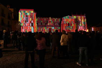 También diseñó la iluminación artística de San Isidoro.