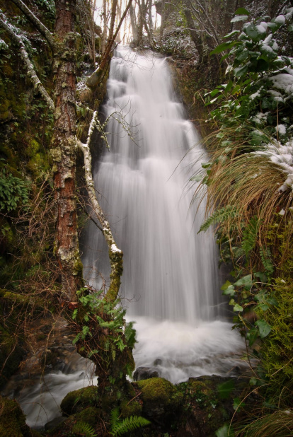 Impresionante cascada cerca de Palacios de Compludo.