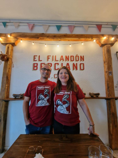 Imágenes de la fiesta para la celebrar el vino en Valtuille de Arriba