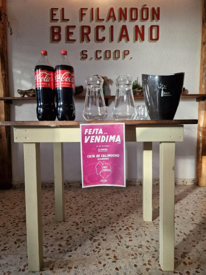 Imágenes de la fiesta para la celebrar el vino en Valtuille de Arriba